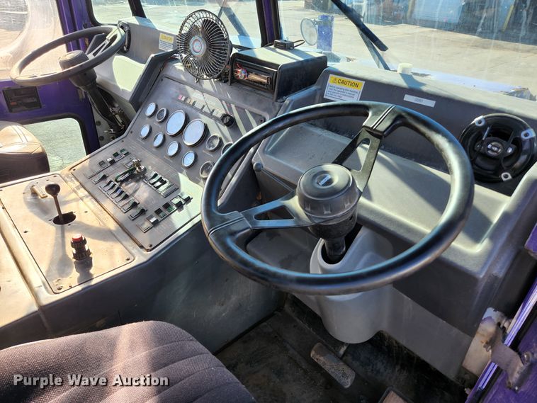 image for item KH9749 2004 Elgin Pelican Series P  street sweeper truck