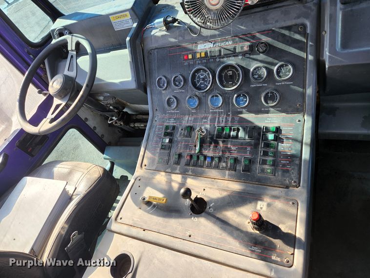 image for item KH9749 2004 Elgin Pelican Series P  street sweeper truck