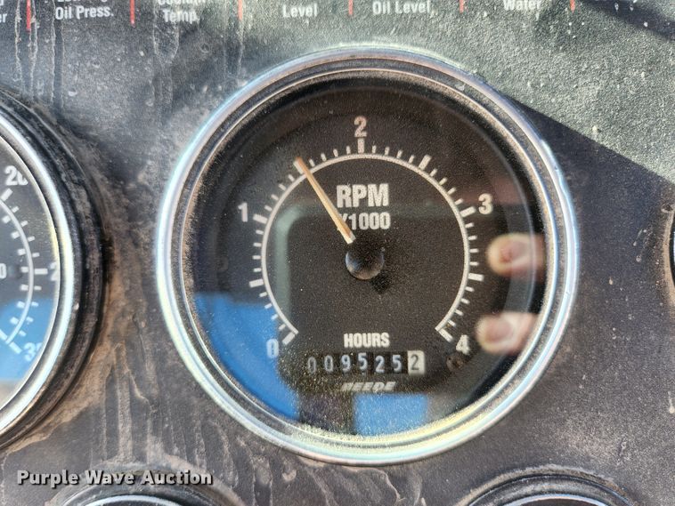 image for item KH9749 2004 Elgin Pelican Series P  street sweeper truck