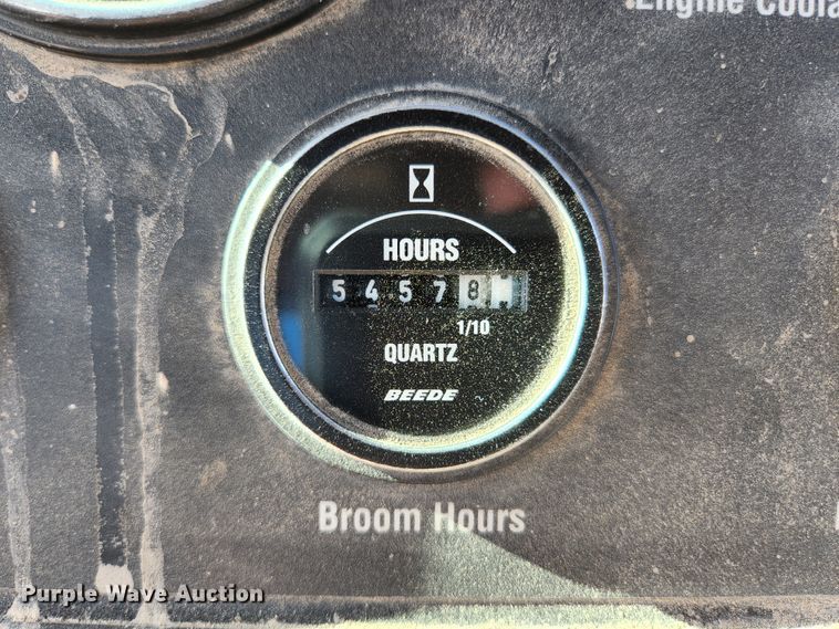 image for item KH9749 2004 Elgin Pelican Series P  street sweeper truck