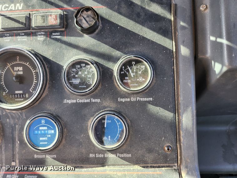 image for item KH9749 2004 Elgin Pelican Series P  street sweeper truck