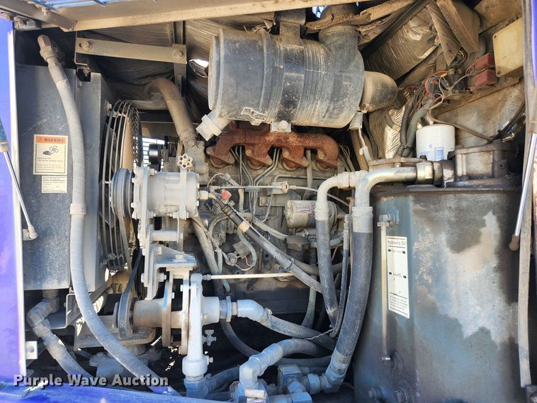 image for item KH9749 2004 Elgin Pelican Series P  street sweeper truck