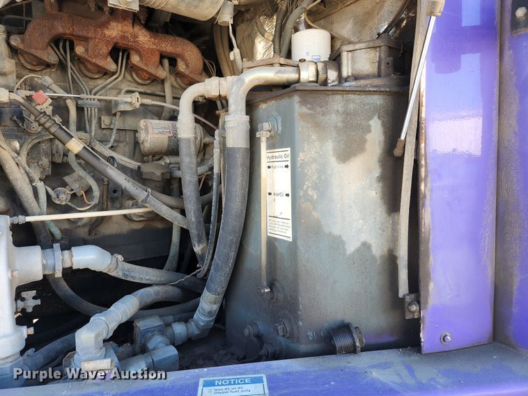 image for item KH9749 2004 Elgin Pelican Series P  street sweeper truck