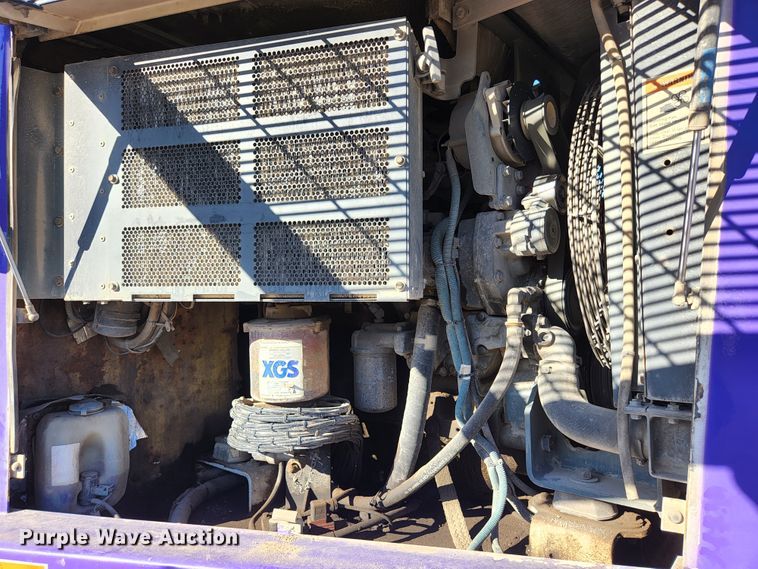 image for item KH9749 2004 Elgin Pelican Series P  street sweeper truck