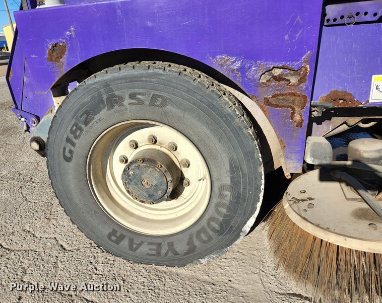 image for item KH9749 2004 Elgin Pelican Series P  street sweeper truck