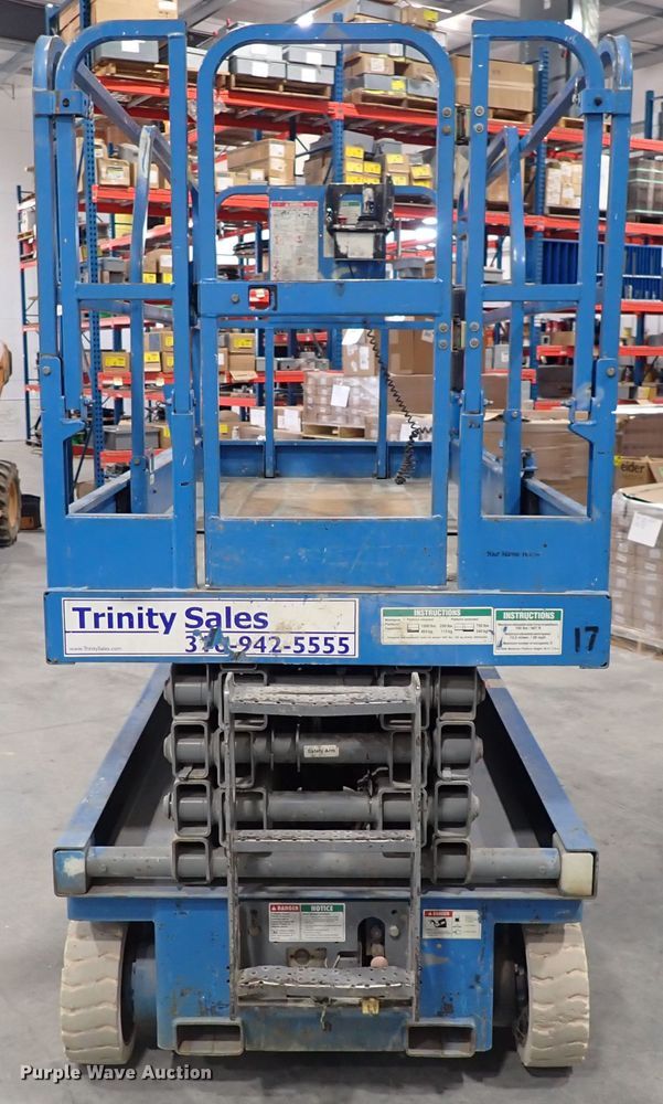 image for item DC4068 2003 Genie GS2646  scissor lift