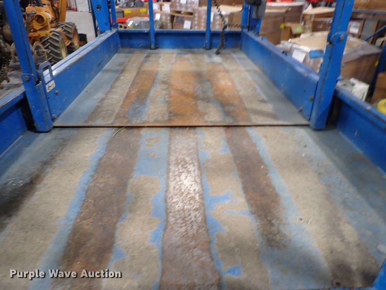 image for item DC4068 2003 Genie GS2646  scissor lift