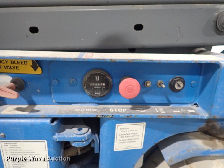image for item DC4068 2003 Genie GS2646  scissor lift
