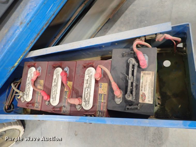 image for item DC4068 2003 Genie GS2646  scissor lift