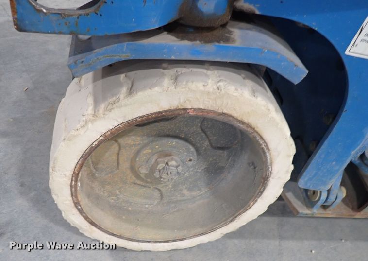 image for item DC4068 2003 Genie GS2646  scissor lift