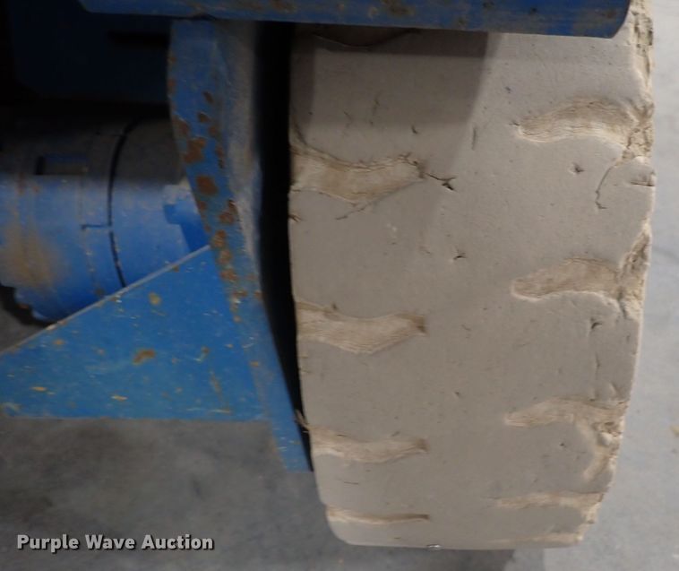 image for item DC4068 2003 Genie GS2646  scissor lift