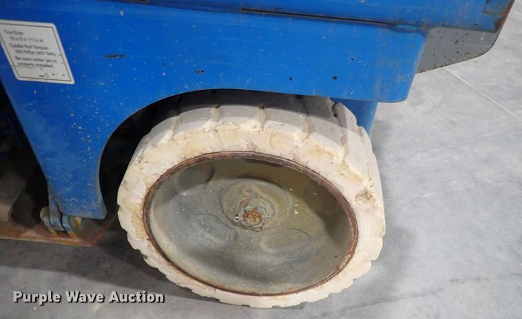 image for item DC4068 2003 Genie GS2646  scissor lift