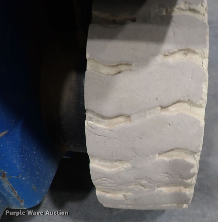 image for item DC4068 2003 Genie GS2646  scissor lift