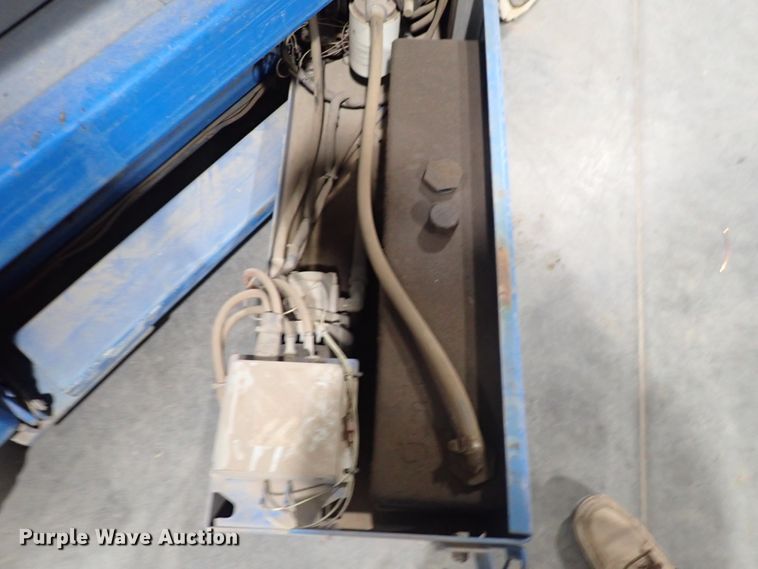 image for item DC4068 2003 Genie GS2646  scissor lift