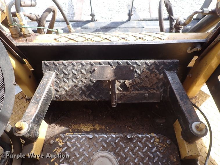 image for item DC4083 2000 ASV 4810  tracked skid steer loader