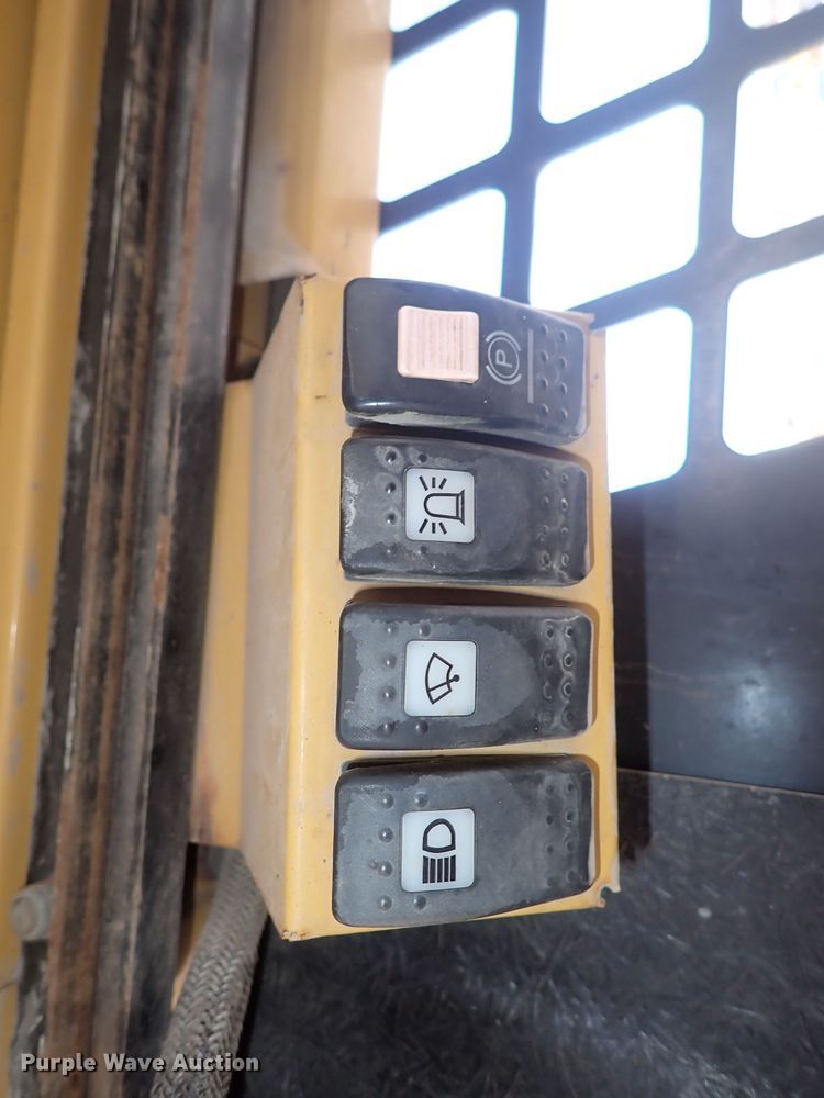 image for item DC4083 2000 ASV 4810  tracked skid steer loader