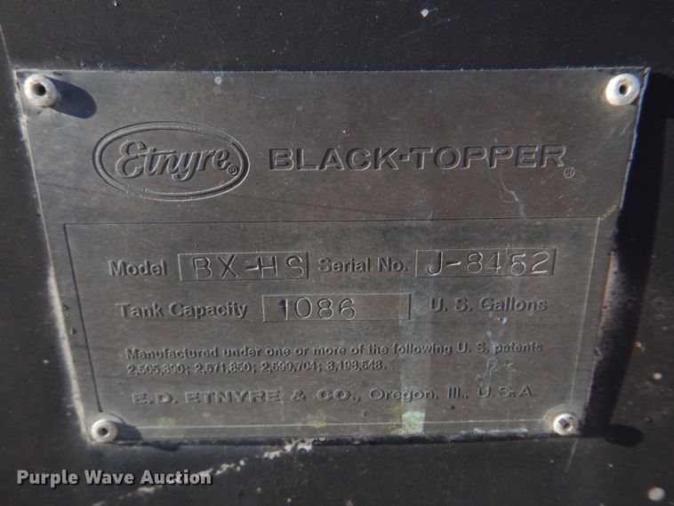 image for item DE7519 1985 Ford F800  oil distributor truck