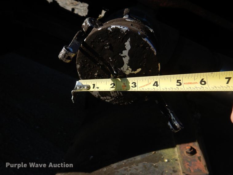 image for item DE7519 1985 Ford F800  oil distributor truck