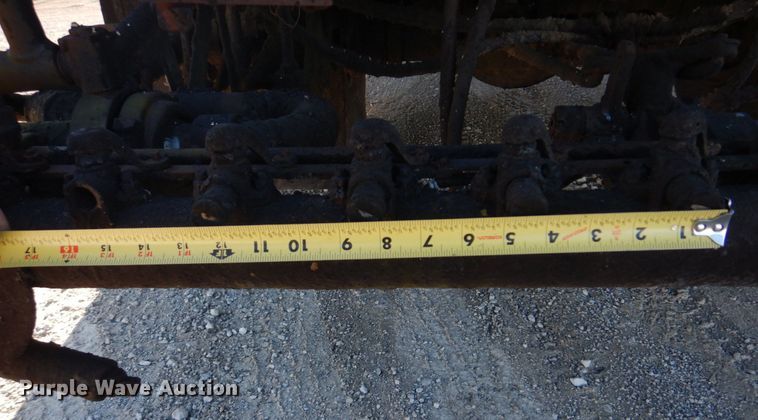 image for item DE7519 1985 Ford F800  oil distributor truck