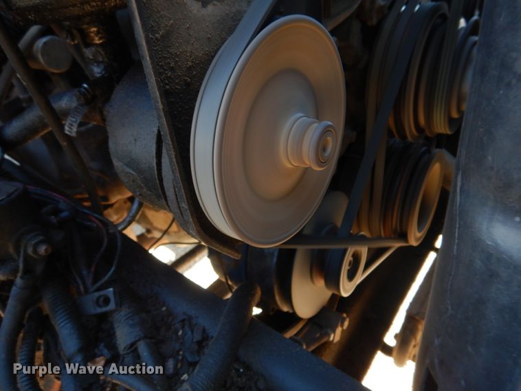 image for item DE7519 1985 Ford F800  oil distributor truck