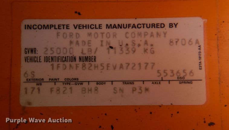 image for item DE7519 1985 Ford F800  oil distributor truck