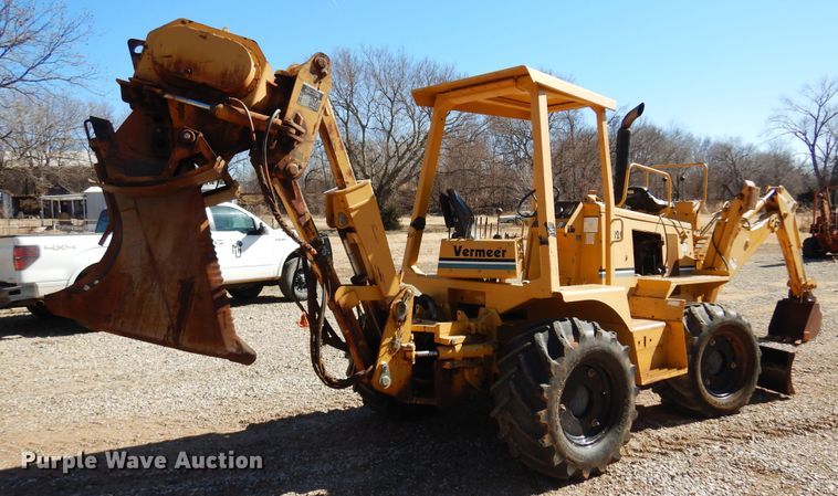 image for item DF0072 2005 Vermeer V120  cable plow