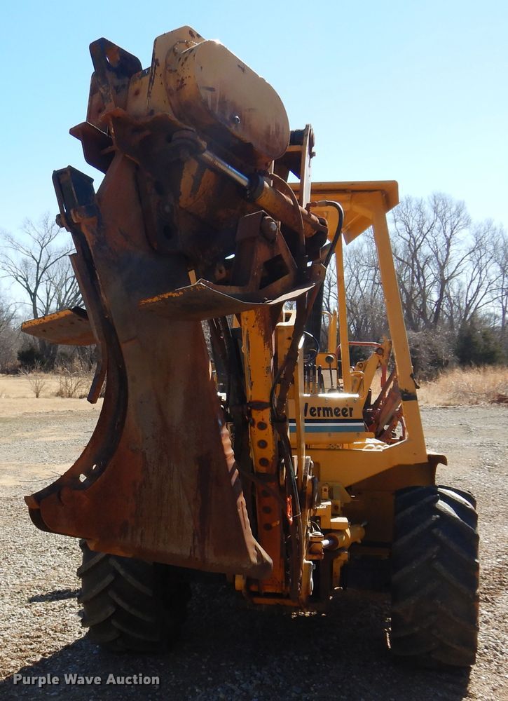 image for item DF0072 2005 Vermeer V120  cable plow