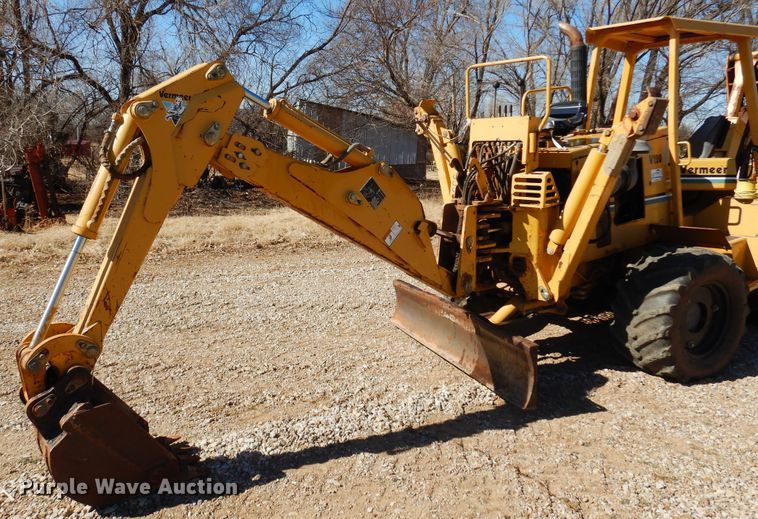 image for item DF0072 2005 Vermeer V120  cable plow