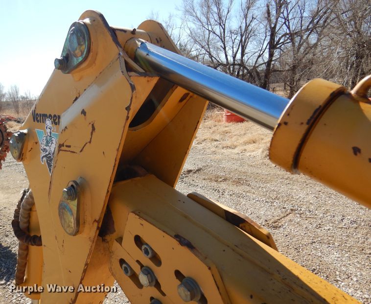 image for item DF0072 2005 Vermeer V120  cable plow