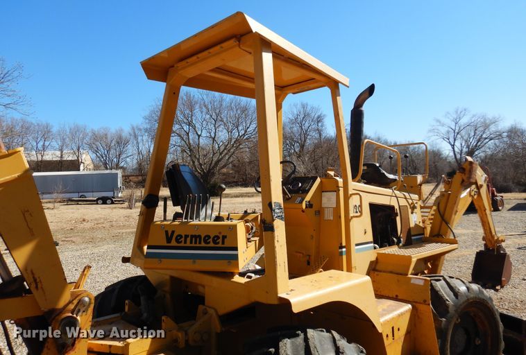 image for item DF0072 2005 Vermeer V120  cable plow