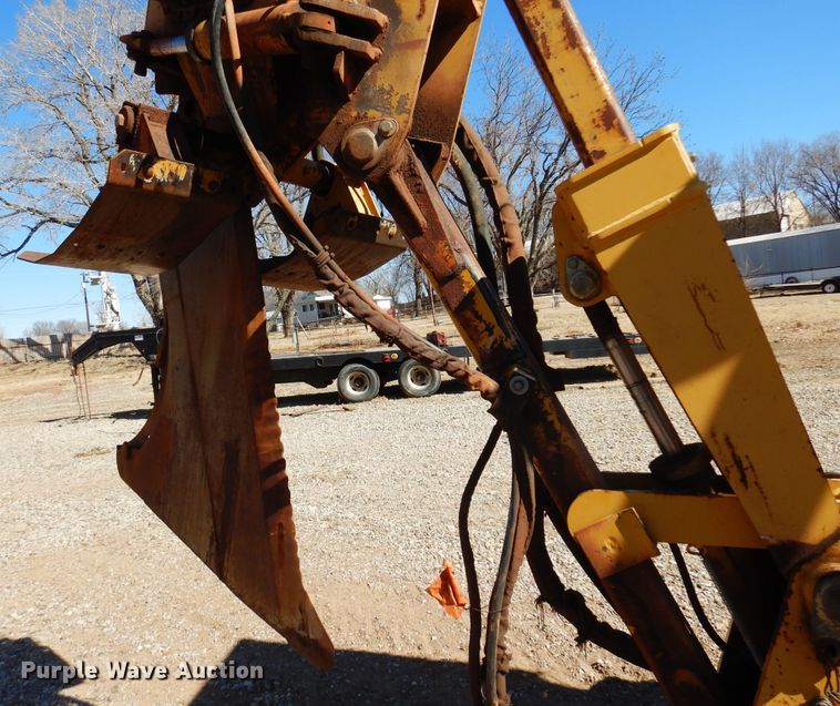 image for item DF0072 2005 Vermeer V120  cable plow