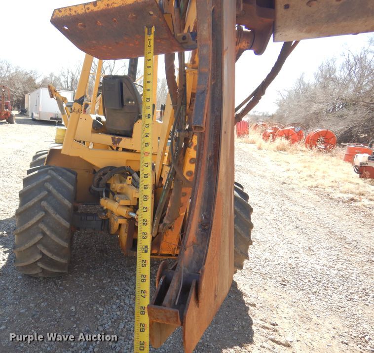 image for item DF0072 2005 Vermeer V120  cable plow