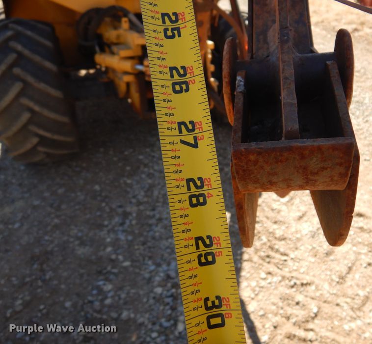 image for item DF0072 2005 Vermeer V120  cable plow