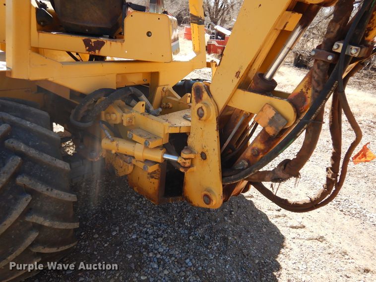 image for item DF0072 2005 Vermeer V120  cable plow