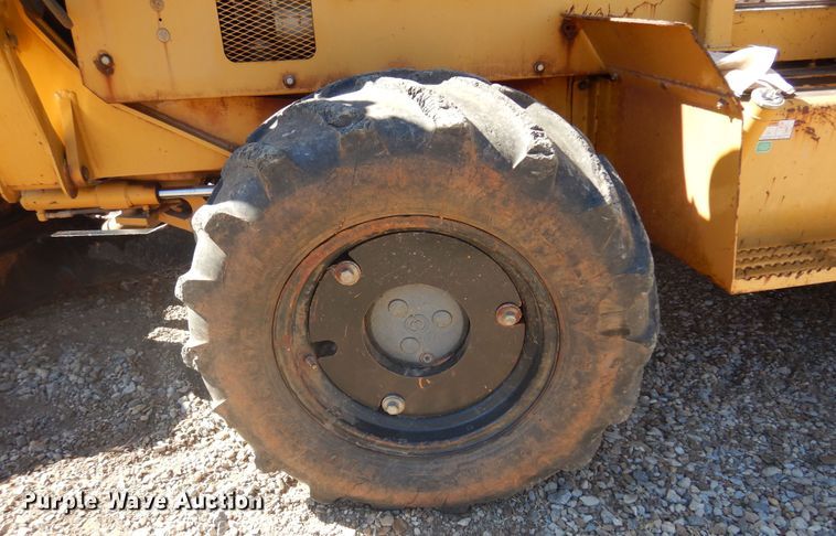 image for item DF0072 2005 Vermeer V120  cable plow