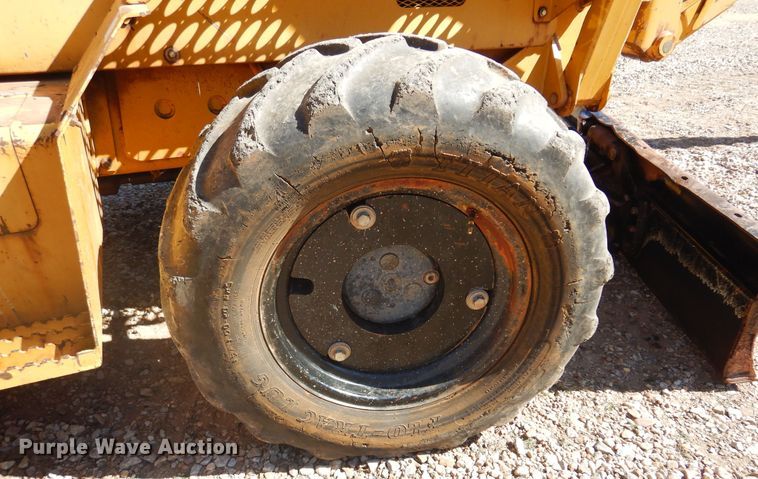 image for item DF0072 2005 Vermeer V120  cable plow