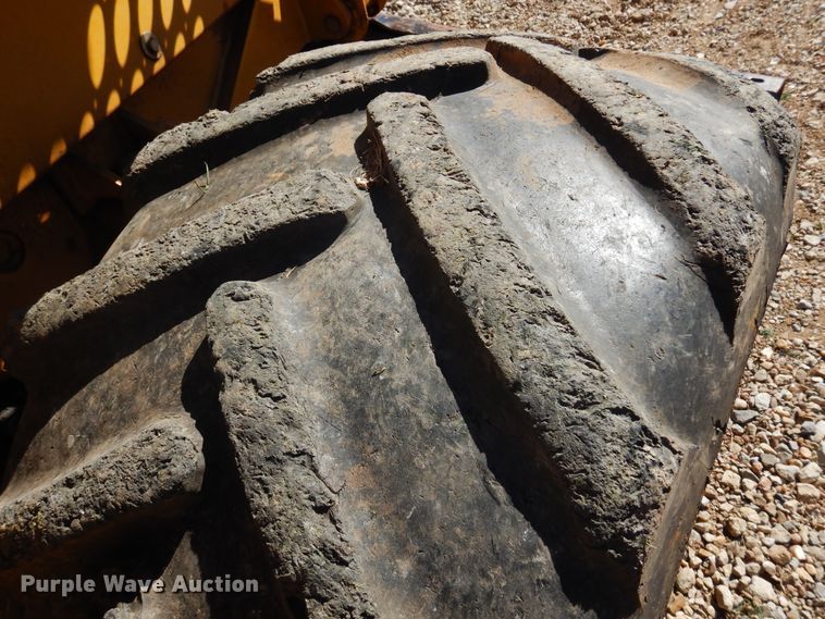 image for item DF0072 2005 Vermeer V120  cable plow