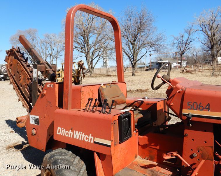 image for item DF0073 Ditch Witch 5110  trencher
