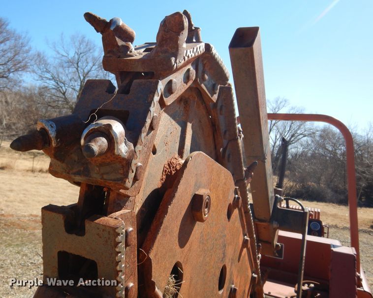 image for item DF0073 Ditch Witch 5110  trencher