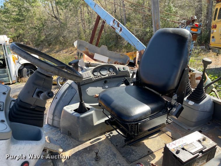 image for item DI8636 New Holland 555E  backhoe