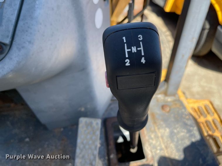 image for item DI8636 New Holland 555E  backhoe