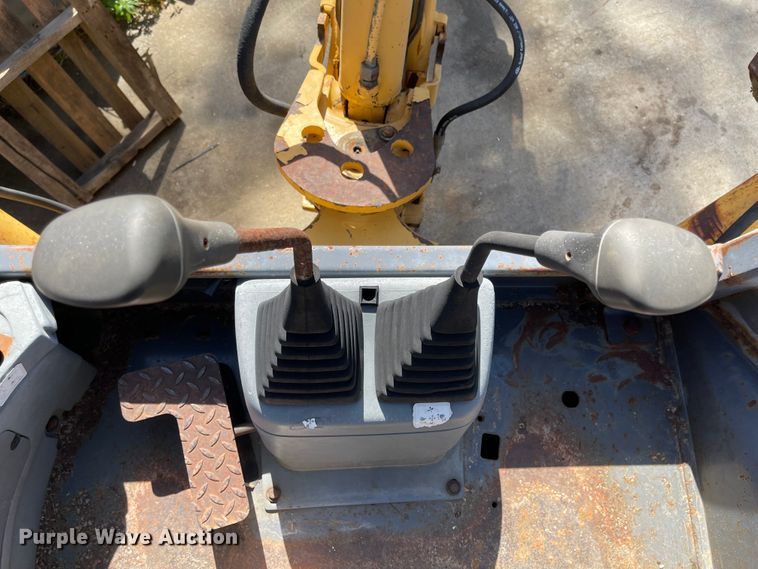 image for item DI8636 New Holland 555E  backhoe