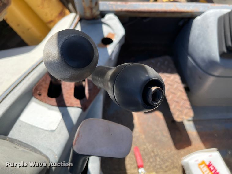 image for item DI8636 New Holland 555E  backhoe