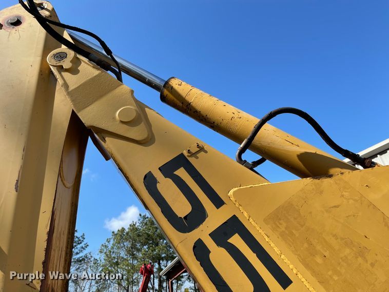 image for item DI8636 New Holland 555E  backhoe