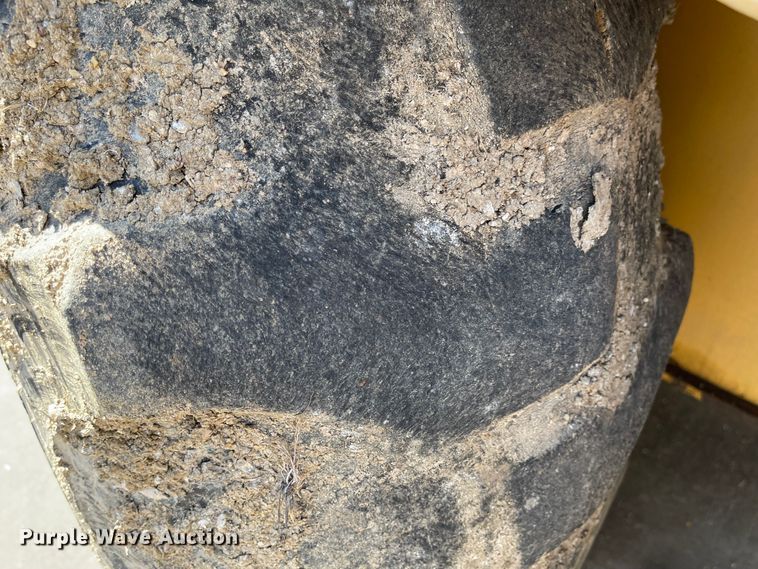 image for item DI8636 New Holland 555E  backhoe