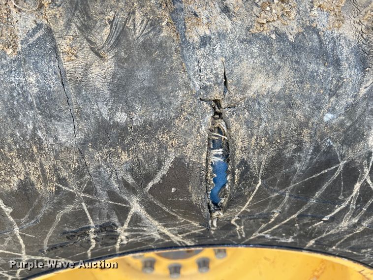 image for item DI8636 New Holland 555E  backhoe