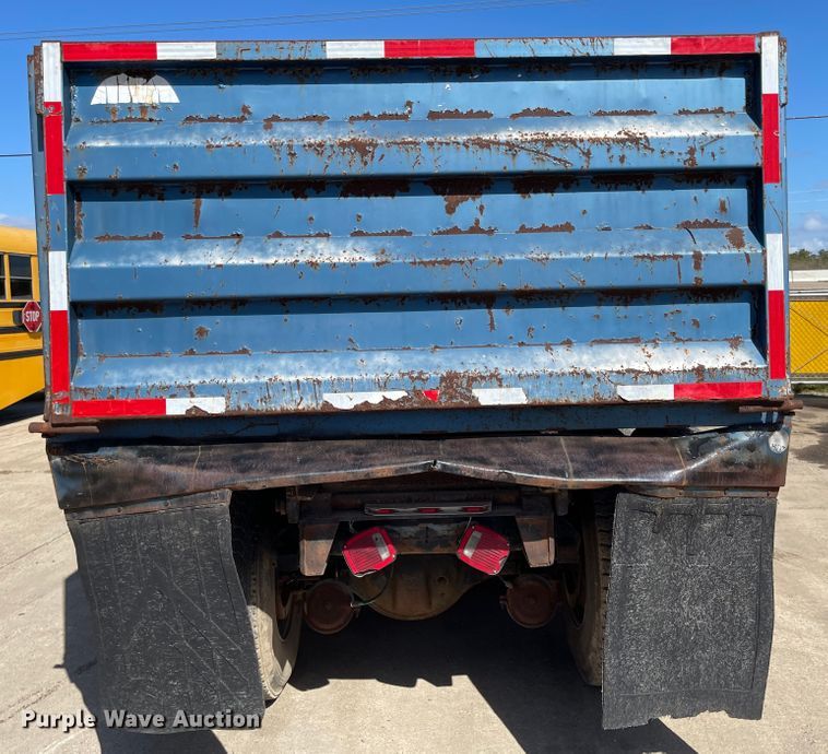 image for item DI8637 1987 Ford LTL9000  dump truck