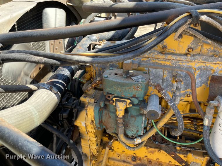 image for item DI8637 1987 Ford LTL9000  dump truck