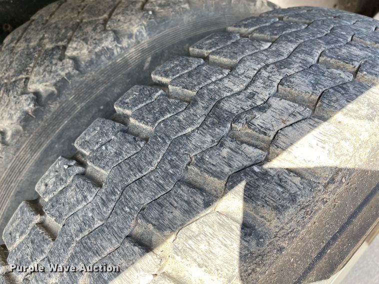 image for item DI8637 1987 Ford LTL9000  dump truck