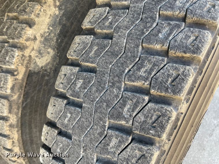 image for item DI8637 1987 Ford LTL9000  dump truck